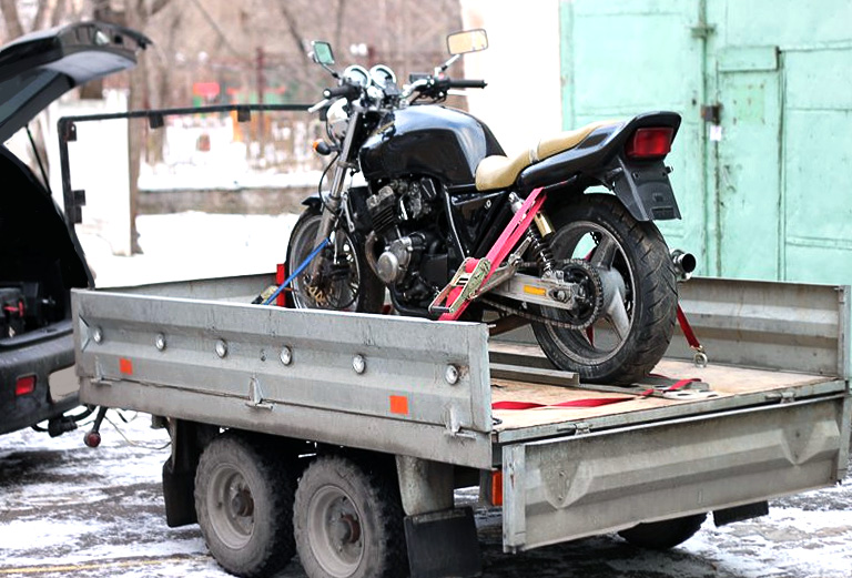 Мотоэвакуатор для мотоцикла  из Москвы в Карповку