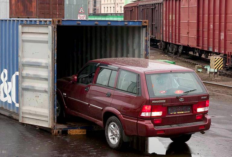 Транспортировать в контейнере автомобиль цена из Красноярска в Горячий Ключ